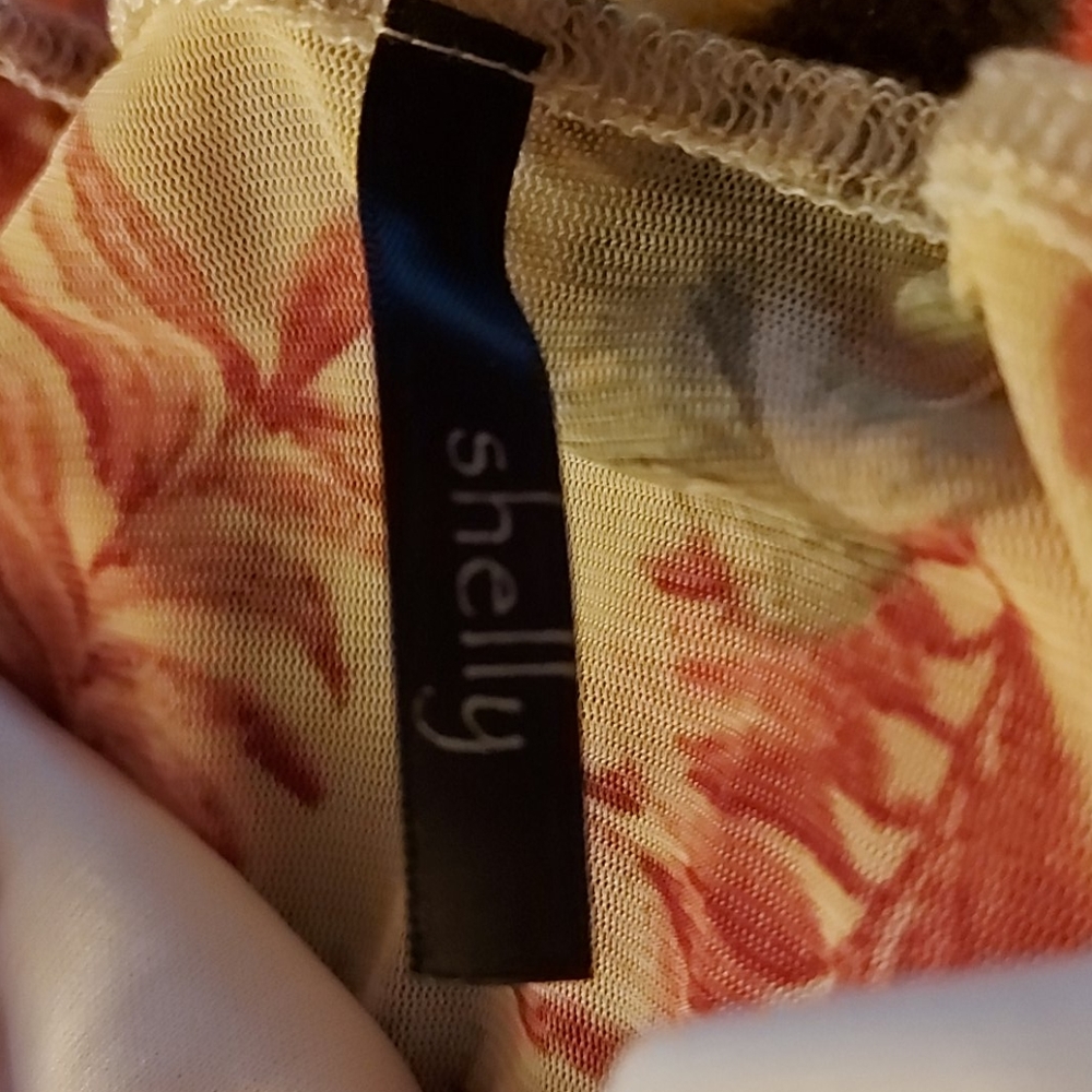 Tank tops - Picture 2 of 5